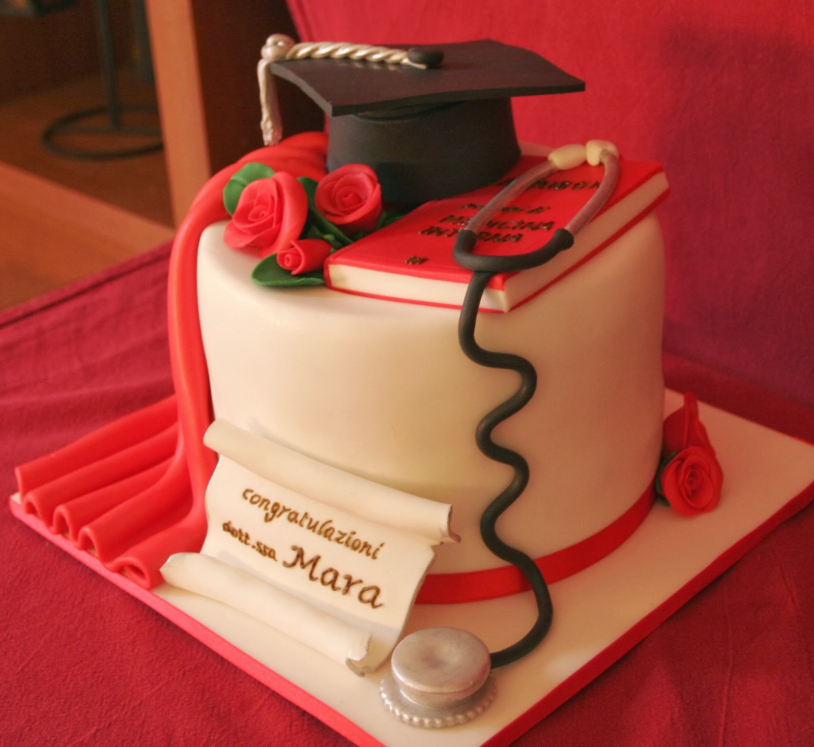 torte decorate per la laurea